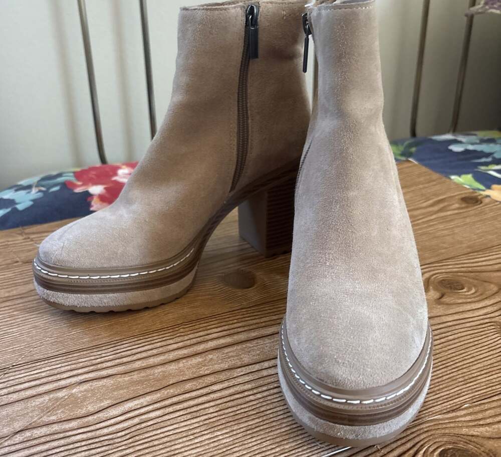 Steve Madden SHANIYA Tan Suede Chunky Platform Ankle Boots Women's Size 7M 1231